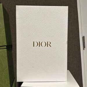 Dior box